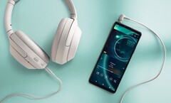 Das Sony Xperia 10 IV besitzt einen Kopfhöreranschluss, das Gerät unterstützt aber auch den Bluetooth-Codec LDAC. (Bild: Sony)