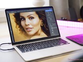 Das MacBook Air mit Apple M2 wird derzeit zum Bestpreis angeboten. (Bildquelle: Notebookcheck)