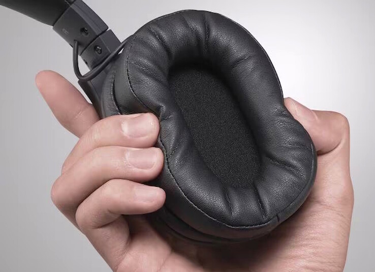 Der Yamaha YH-L500A ist mit weichen Ohrpolstern ausgestattet, die für besonders hohen Tragekomfort sorgen. (Bildquelle: Yamaha)