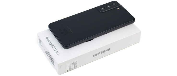 Test Samsung Galaxy Tests S21 FE Das Notebookcheck.com in die - geht Fan-Smartphone - Runde nächste 5G