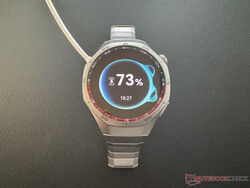 Huawei Watch GT 5 Pro beim laden