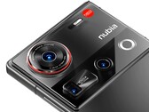 Das Nubia Z70 Ultra ist offenbar in ersten offiziell aussehenden Renderbildern zu sehen, auch mit der neuen 35mm Kamera und variabler Blende. (Bildquelle: Weibo)