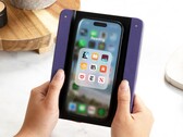 Das Astropad Bookcase soll ein besseres Leseerlebnis mit dem Apple iPhone ermöglichen. (Bildquelle: Astropad)