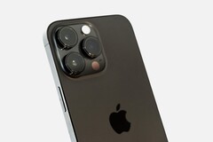 Die neue 48 Megapixel Hauptkamera mit größerem Sensor und Bildstabilisierung macht bei einigen iPhone 14 Pro Probleme. (Bild: Jeremy Bezanger)