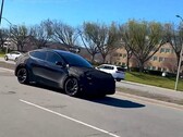 Verhüllter Tesla Model Y Juniper in Santa Clara (Bildquelle: Teslaconomics/X)