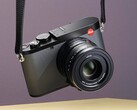 Die Leica Q3 43 setzt auf ein neues Finish in Grau. (Bildquelle: Leica)