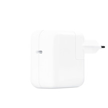 Das optionale 30-Watt-Netzteil (Bildquelle: Apple)