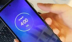 Das Motorola Razr 3 setzt auf ein brandneues Design, der Akku bleibt aber offenbar vergleichsweise klein. (Bild: Evan Blass)