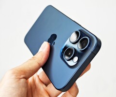 Das Apple iPhone 16 Pro soll ein verbessertes Kühlsystem und einen neuen Akku erhalten. (Bild: Thai Nguyen)
