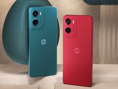 Das Moto G05 bietet eine bunte Rückseite mit Leder-Textur und unauffälliger 50 Megapixel Hauptkamera. (Bildquelle: Motorola)