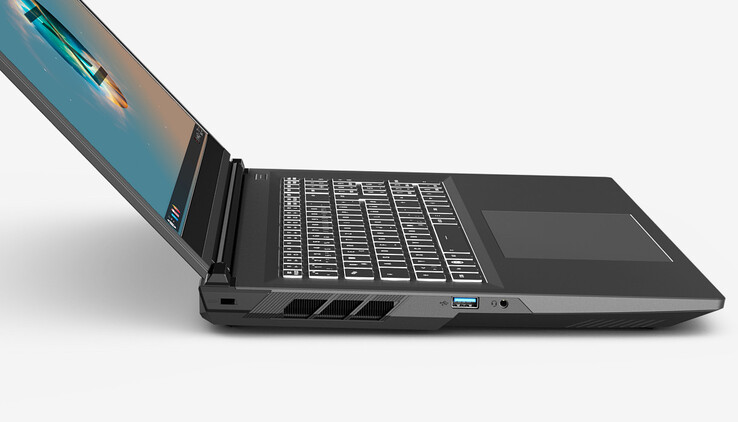 Recht dick: Der Gemini 17 Gen 4 ist kein ultramobiler Laptop (Bildquelle: Tuxedo)