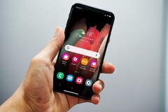 Mit Samsungs iTest-App können iPhone-Nutzer erleben, wie es wäre, ein Samsung Galaxy-Smartphone zu besitzen. (Bild: Bagus Hernawan / Samsung, bearbeitet)