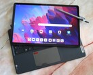 Der Stift ist im Lieferumfang des Lenovo Tab P12 enthalten, das Keyboard-Cover leider nicht (Bild: Manuel Masiero)