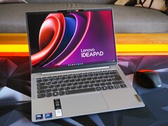 Lenovo IdeaPad Slim 5 14 - im Bild ein äußerlich baugleiches Intel-Modell. (Bild: Florian Glaser)
