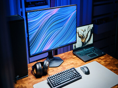 Video: Two monitors for the price of one! Alienware 2725DF