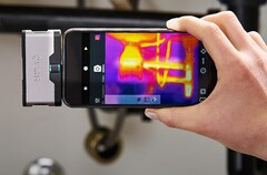 Die FLIR One Wärmebildkamera kann sich unter anderem beim Heimwerken als überaus nützlich erweisen (Bildquelle: FLIR)