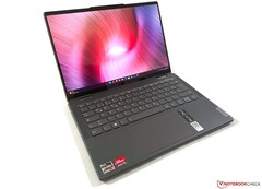 Lenovo Yoga 7 Convertible-Laptop mit 2,8K-OLED-Touchscreen, 16 GB RAM und AMD Ryzen 7 zum Deal-Preis (Bild: Andreas Osthoff)