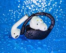 CNET testet die beliebtesten komplett drahtlosen Ohrhörer unter extrem nassen Bedingungen. (Bild: Angela Lang, CNET)