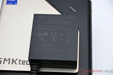 Netzteil (19 V; 7,8 A)