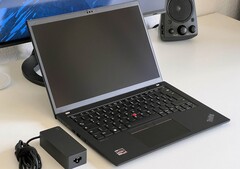 Lenovo verkauft das ThinkPad T14s Gen 4 mit AMD-CPU momentan mit einem satten Rabatt (Bildquelle: Andreas Osthoff)