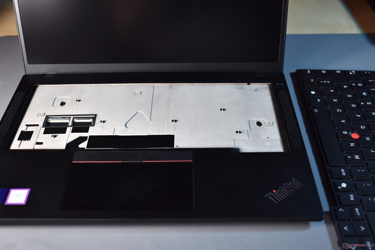 Lenovo ThinkPad T14 Gen 5: Keyboard removal