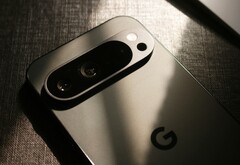 Das Google Pixel 9 Pro ist in der Fertigung wesentlich günstiger als das Apple iPhone 16 Pro. (Bildquelle: Samuel Angor)