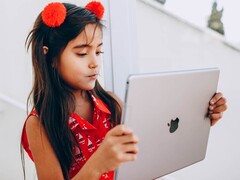 Jugendschutz: Eltern achten bei Kindern auf Games, Spielzeit und Ausgaben.