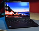 Lenovo ThinkPad X13 G4 mit AMD Ryzen 7 Pro 7840U, 32 GB RAM und hellem Display stark vom Hersteller rabattiert (Bildquelle: Notebookcheck)