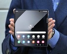 Im direkten Vergleich mit der neuen Samsung Galaxy Z Fold Special Edition sieht das Galaxy Z Fold 6 recht alt aus.