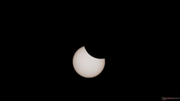 Partielle Sonnenfinsternis im Fotomodus mit VIS-Filter (Bildquelle: Marc Zander / Notebookcheck)