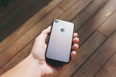 Die längeren Lieferzeiten des iPhone 8 sind ein weiterer Hinweis auf den bevorstehenden Launch des iPhone SE 2. (Bild: Noah Silliman, Unsplash)