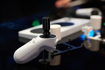 Aufsatz auf dem Adaptive Joystick. (Bildquelle: Andreas Sebayang/Notebookcheck.com)