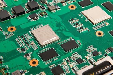 Es sind ein SoC und noch eine NPU vorhanden (Bildquelle: Axelera)