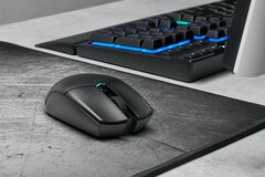 Die Corsair Katar Pro Wireless setzt auf den bewährten PixArt PMW3325-Sensor mit einer Auflösung von 10.000 DPI. (Bild: Corsair)