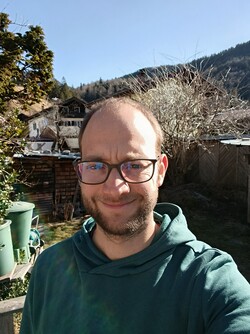 Selfie mit dem Redmi Note 14 Pro LTE. Bildquelle: Benedikt Winkel