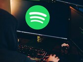 Cyberkriminelle versuchen, Nutzer auf Spotify über irreführende Playlists und Spam-Podcasts auf betrügerische Websites zu locken. (Bildquelle: Pexels / Anete Lusina)