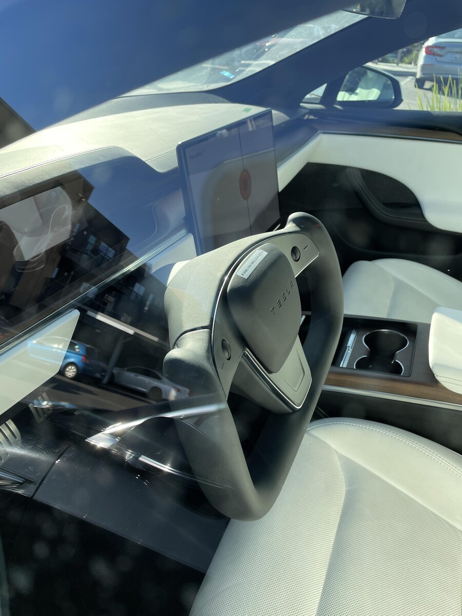 Leak: Tesla rüstet das Butterfly-Lenkrad im Model S und Model X