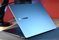 Intel wieder effizient: Asus ExpertBook P5 erzielt 16 Stunden Akkulaufzeit mit Lunar Lake (Bildquelle: Benjamin Herzig)