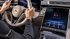 Drive Like-a-Boss: Mercedes S-Klasse und EQS laden zum Herumchauffieren mit dem elektronischen Drive Pilot ein - im nächsten Jahr gehts mit der S-Klasse los.