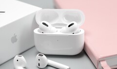 Die Apple AirPods der dritten Generation sollen gemeinsam mit dem M1X MacBook Pro vorgestellt werden. (Bild: Daniel Romero)