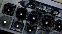 Ausmaß der Zerstörung: Eine fehlerhafte Steckverbindung sorgte bei dieser RTX 4090 zu einem verschmorten Power-Connector. (Bild: youtube.com/@NorthridgeFix)