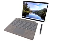 Allzeit-Bestpreis für das Microsoft Surface Pro 9 Windows-Tablet: 799 Euro bei Kaufland (Bild: Andreas Osthoff)