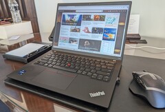 Mit geöffneter OVP ist das toll ausgestattete Lenovo ThinkPad T14s jetzt günstig bestellbar (Bild: Allen Ngo)