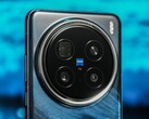 Die neue Zeiss-Kamera begeistert auch bereits die ersten globalen Smartphone-Tester, die teils mit Galaxy S24 Ultra und Apples iPhone 16 Pro in China zu Besuch sind. (Bildquelle: Vivo)