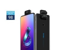 Eindeutig die beste Kamera für Selfies hat ein Handy ohne Selfie-Cam: Das Asus Zenfone 6.