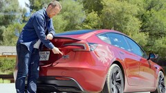 Das Model 3 Performance übertrifft Teslas Reichweitenschätzungen (Bild: Top Gear/YT).