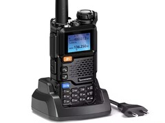 Das UV 5R Plus ist ein günstiges Handfunkgerät und kostet derzeit keine 15 Euro (Bildquelle: Quansheng)