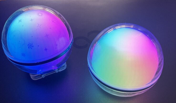 Sphere C (links) und Sphere mit MCC (rechts) mit wandernden Farben. (Bildquelle: Andreas Sebayang/Notebookcheck.com)