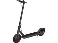 Bei MediaMarkt sind mehrere E-Scooter günstig erhältlich (Bild: Xiaomi E-Scooter 4 Pro)