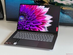 Im Test: Lenovo Yoga Pro 7 14 G9. Testgerät zur Verfügung gestellt von: